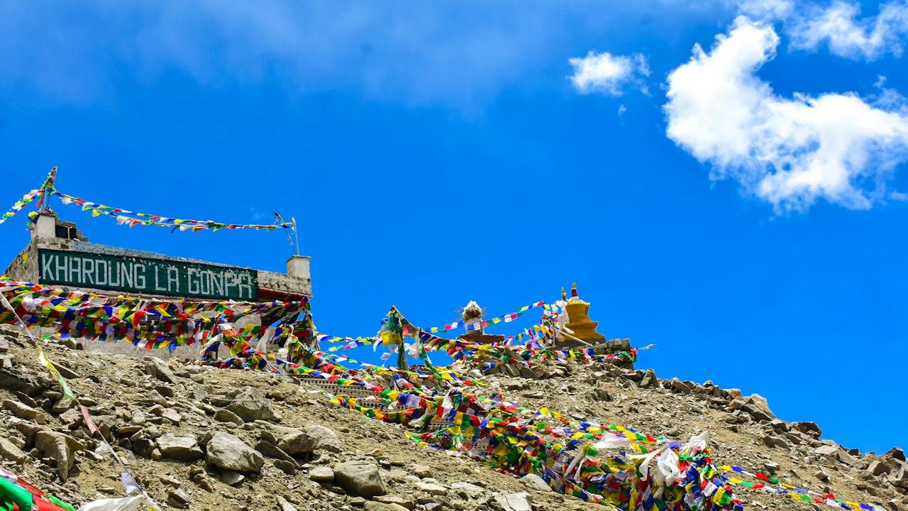 Ladakh Classic: Leh, Sham Valley, Nubra Valley and Pangong Tso