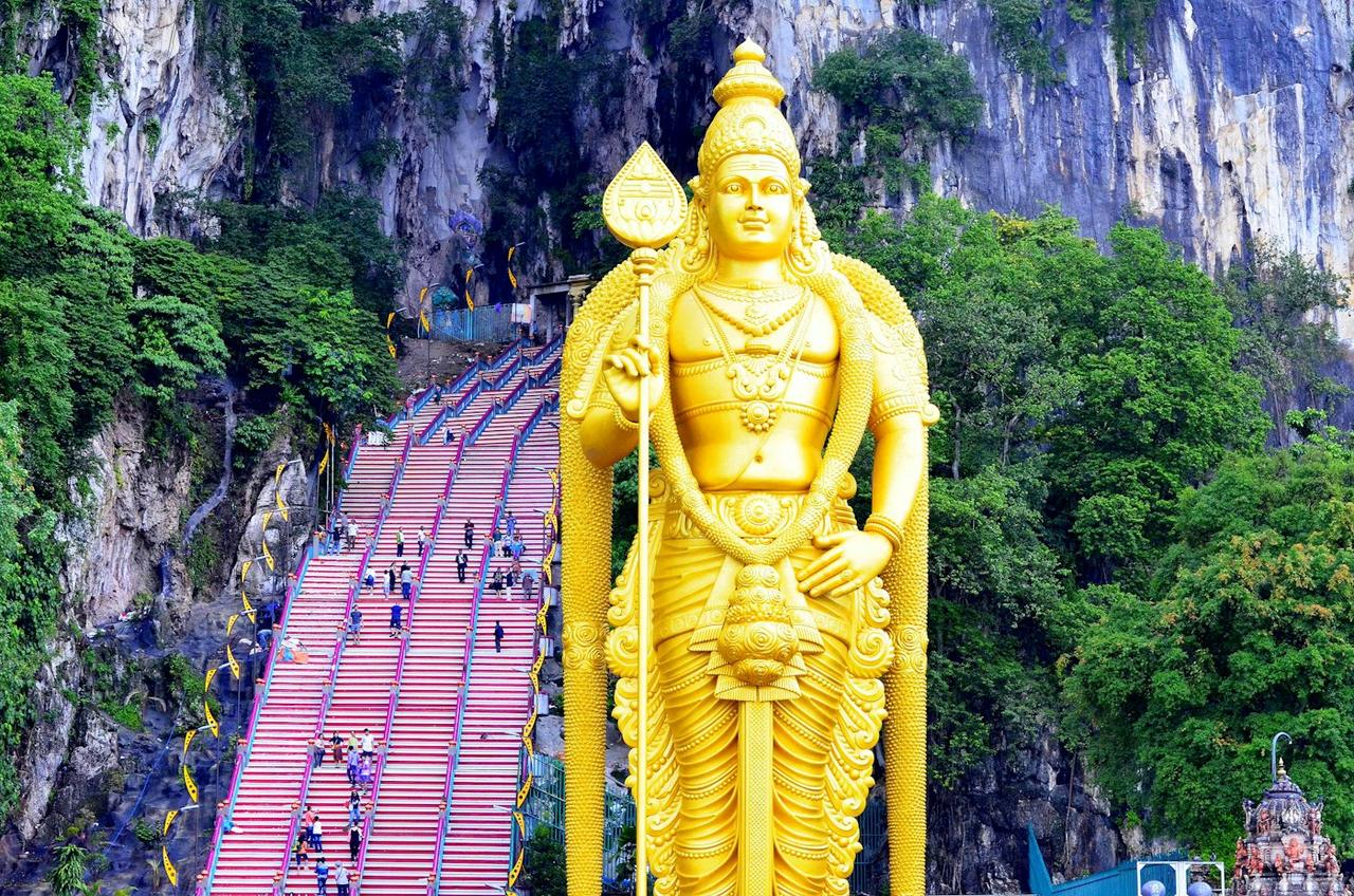 Kuala Lumpur Weekend Escape: Towers, Batu Caves and Genting, photo 1