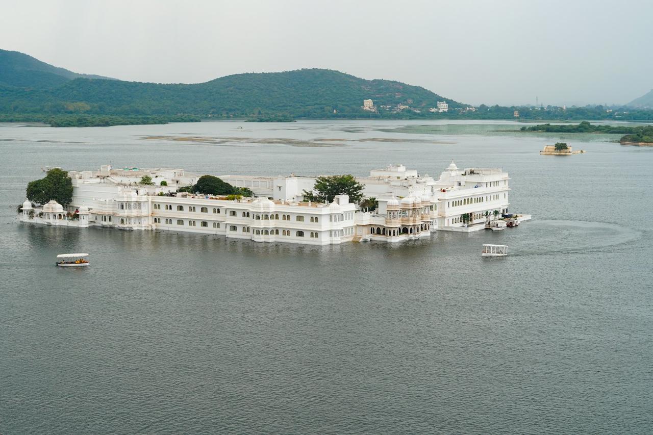 Udaipur and Jodhpur Honeymoon: Lake Palaces, Candlelight Dinner and the Blue City